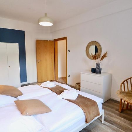 Boho Apartment: Netflix + Balcony + Bathtub Essen Exterior foto